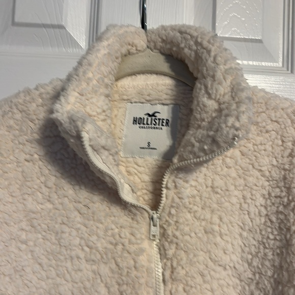 Hollister Women's Cream Sherpa Sweater with zipper size small NWOT - Picture 2 of 8